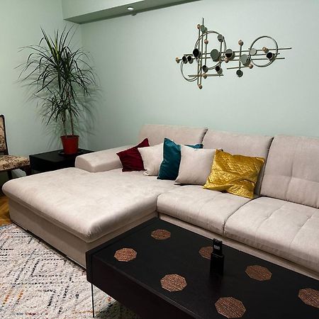 Sofiart Apartment Bukares Bagian luar foto