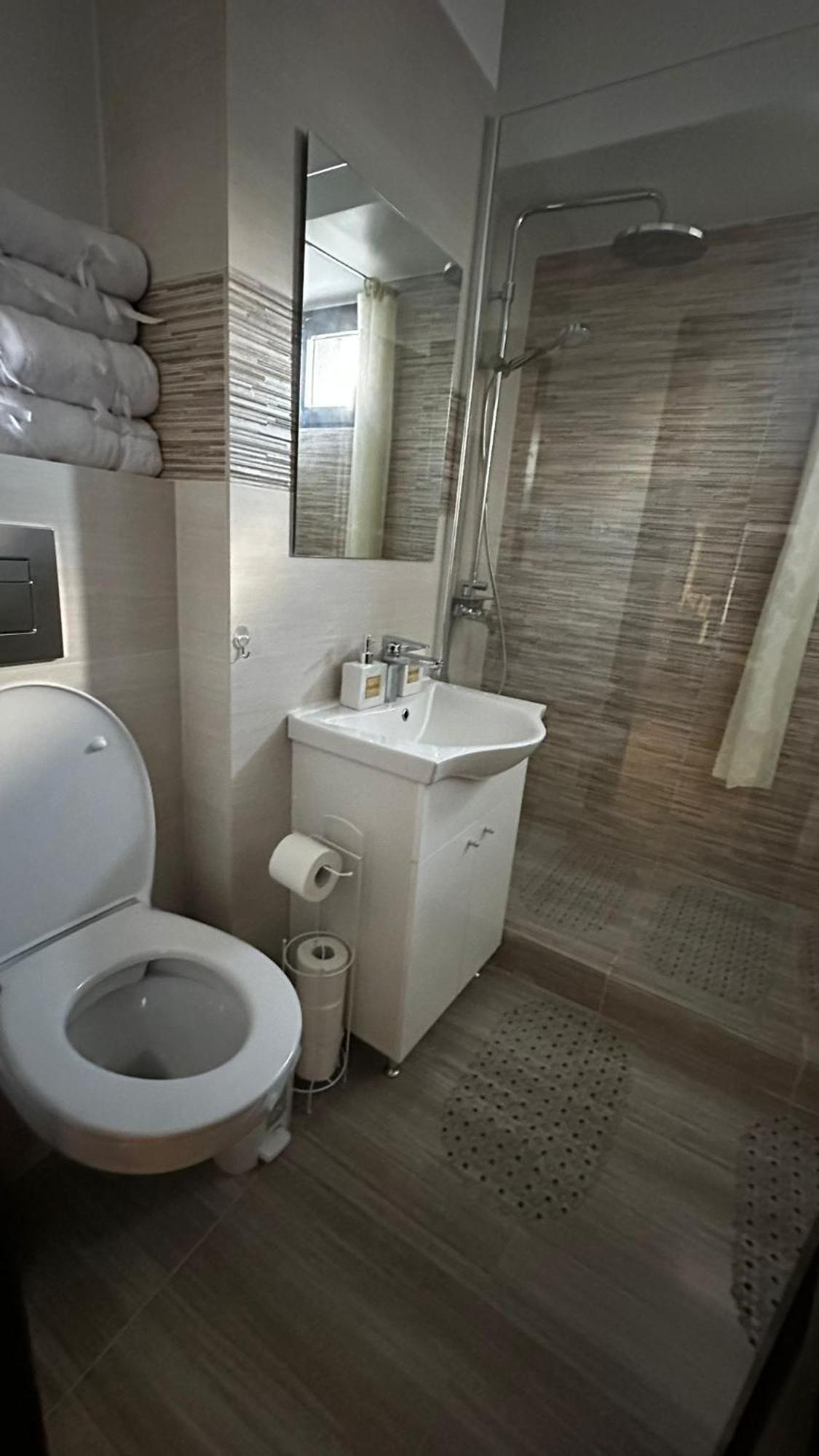 Sofiart Apartment Bukares Bagian luar foto