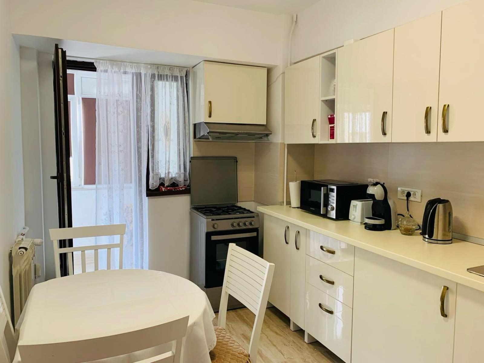 Sofiart Apartment Bukares Bagian luar foto