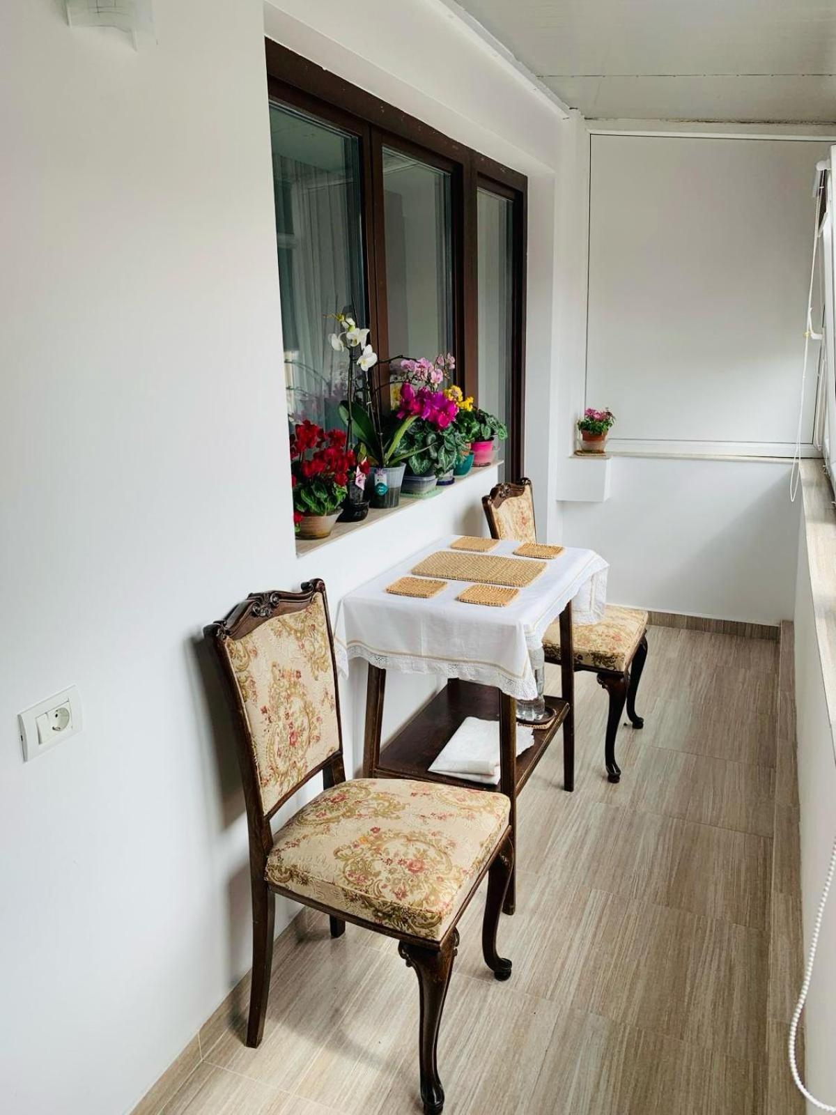 Sofiart Apartment Bukares Bagian luar foto
