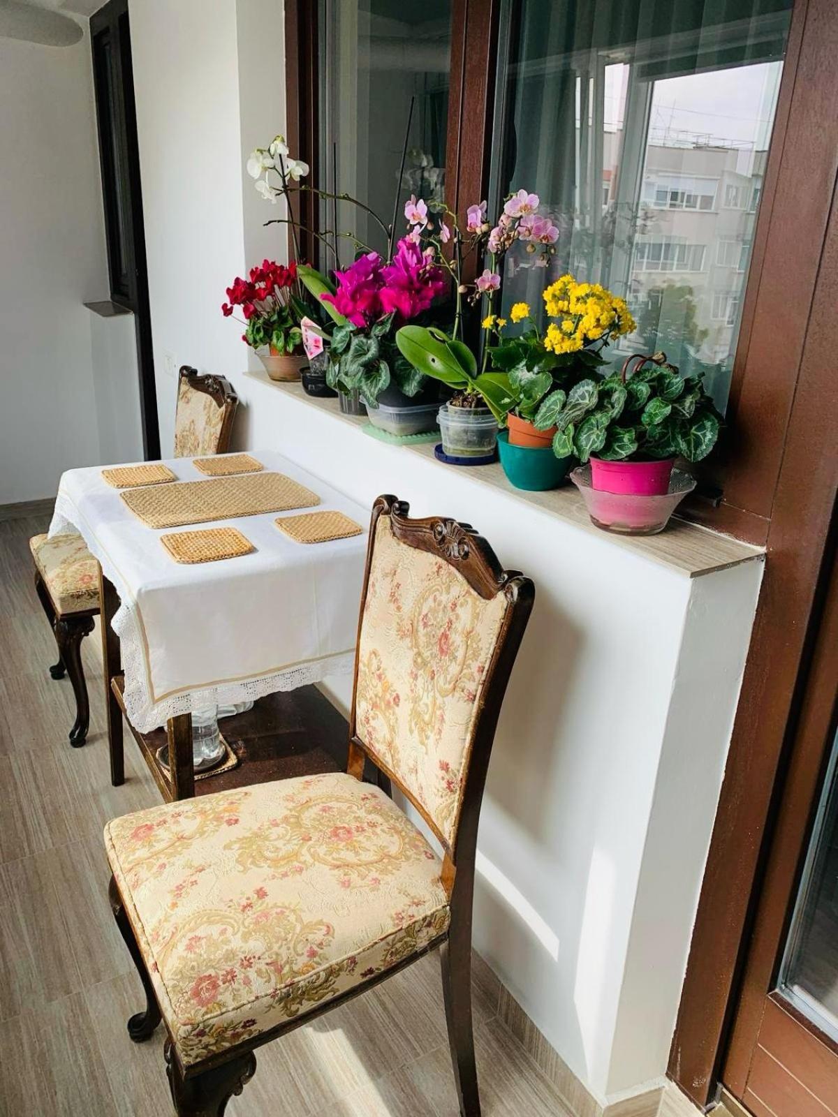 Sofiart Apartment Bukares Bagian luar foto